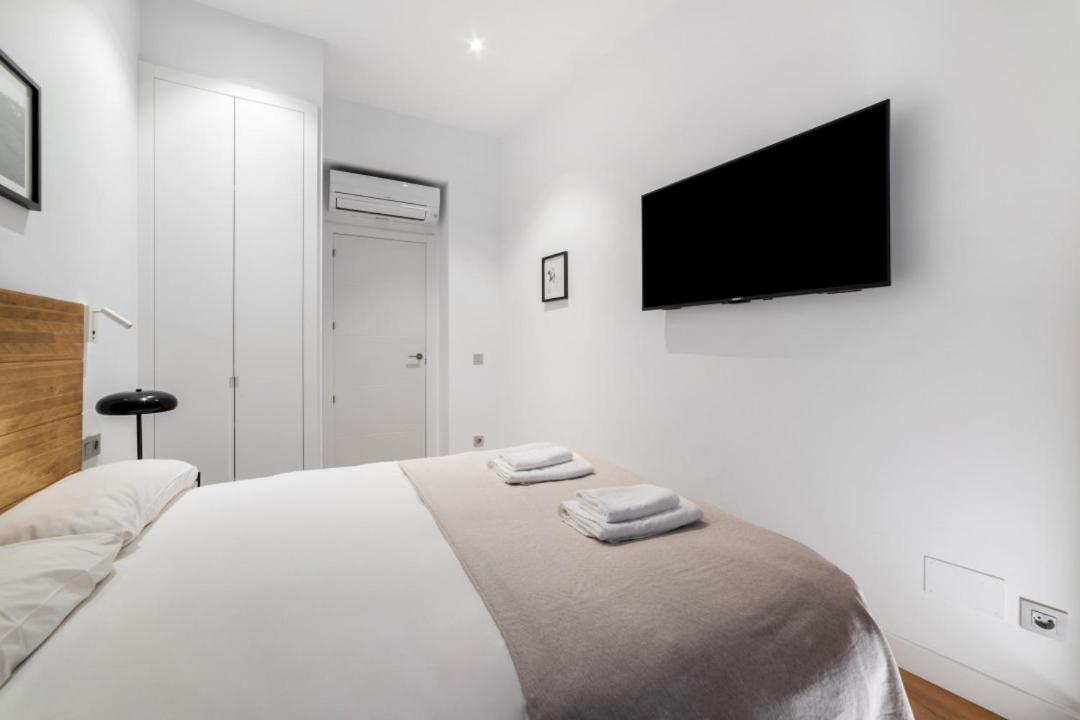2 Bedrooms 1 Bathroom Furnished - Centro - Equipped & Stylish - Minty Stay Мадрид Экстерьер фото