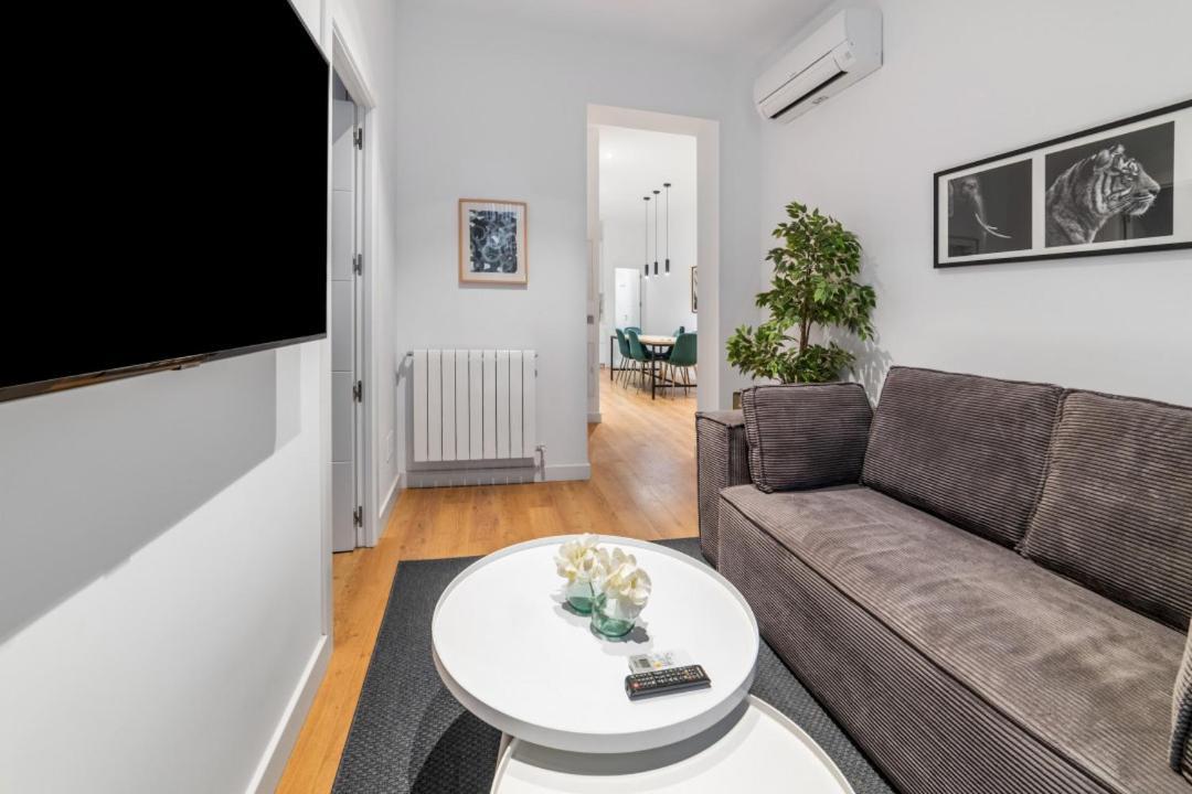 2 Bedrooms 1 Bathroom Furnished - Centro - Equipped & Stylish - Minty Stay Мадрид Экстерьер фото