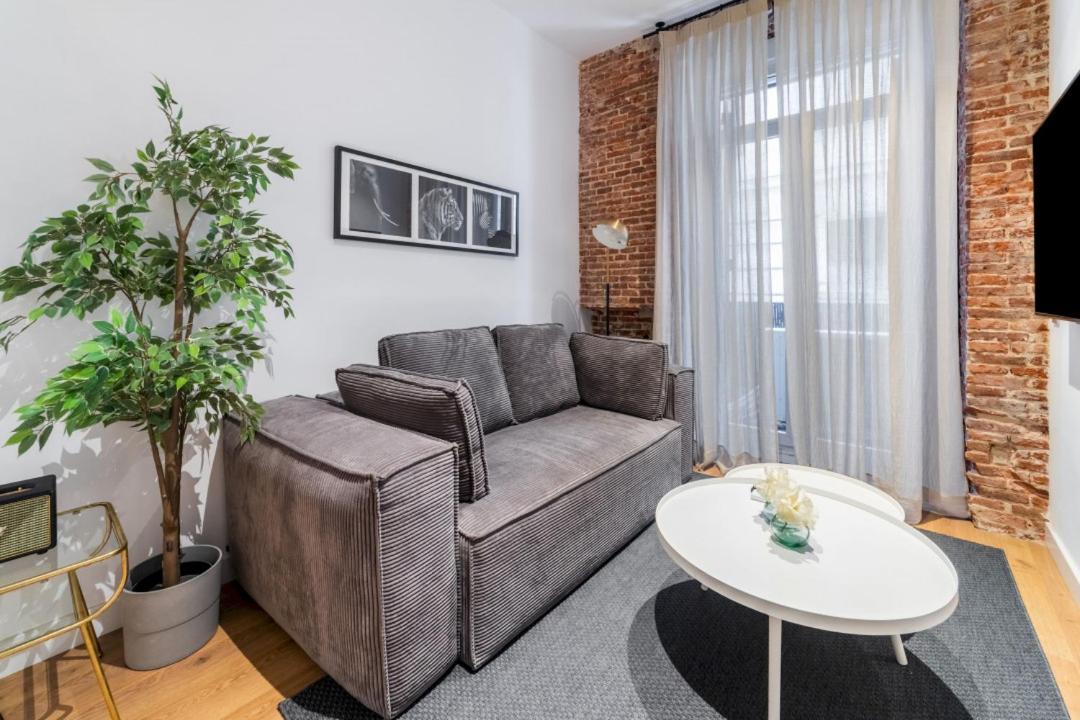 2 Bedrooms 1 Bathroom Furnished - Centro - Equipped & Stylish - Minty Stay Мадрид Экстерьер фото